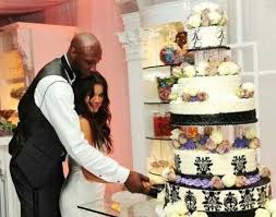 Khloe Kardashian Wedding Cake Khloe Kardashian Odom Wedding Cake Celebrity Weddings Kardashian Wedding Wedding Cakes