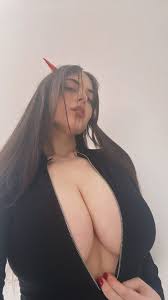 HeyImBee - Free pics, galleries & more at Babepedia