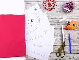 Wow this free mitten sewing pattern comes in sizes kid to adult. How To Make Fleece Mittens With Faux Fur Lining Free Mitten Pattern Hello Sewing