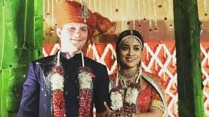 Actress sameera reddy married bike maker akshai varde in mumbai. Priyanka Chopra Nick Jonas Not The First Here Are 11 Other Bollywood Actresses Who Have Married Foreigners