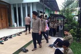 Biaya bimbingan belajar smp (matematika, fisika, kimia, biologi): Kepala Sekolah Smp Muhammadiyah 31 Jakarta Keluhkan Jaringan Unbk Antara News
