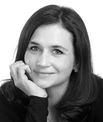 Sarah Ward's Instagram, Twitter & Facebook