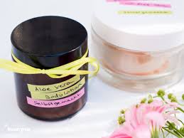 Außerdem sorgt sie für eine glatte haut und soll sich sogar positiv auf gelenkschmerzen auswirken. Diy Selbst Gemachte Bodylotion Mit Aloe Vera Fraulein Immergrun