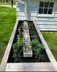 13 Ideen Und Tricks Mit Denen Du Regenwasser Sammeln Und 3 Fliegen Mit Einer Klappe Schlagen Kannst Geld Spar Landschaftsbau Regenwasser Landschaftsbau Ideen