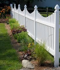 Diy garden fence made using roof tiles. 26 White Picket Fence Ideas And Designs Home Stratosphere