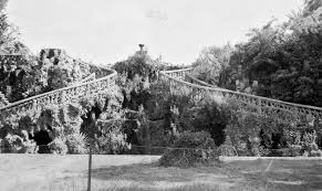 File:010 1940 - Bombay Gardens, India ...