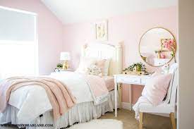 Pi art framed contemporary abstract shinning gold and pink trendy canvas print wall art with gold foil wall decor picture for living room and bedroom (24x24, b) 4.7 out of 5 stars 387 $44.90 $ 44. Pink And Gold Girls Bedroom Honeybear Lane