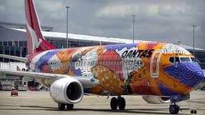Qantas S Yananyi Dreaming Launched In 2002 Was Part Of The Long Running Flying Art Series Airplane Art Qantas Airlines Airplane Painting
