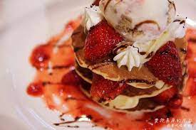 食記 高雄左營 仙杜瑞拉鐵板甜品之精緻鐵板美食 2訪 跟著尼力吃喝玩樂 親子生活 痞客邦 strawberry pancake