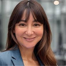 Carolyn Cass's Instagram, Twitter & Facebook