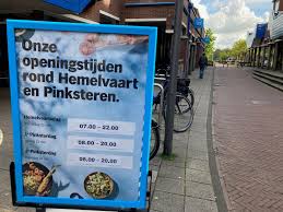 Detailed translations for eerste pinksterdag from dutch to english. Y3chxyilkxt25m