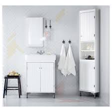 Une salle de bain complète à petits budgets? Meuble Salle De Bain Ikea Un Choix Tres Riche Qui Garantit Qualite Et Confort