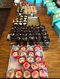 Add 4 cups of the sugar and then the milk and vanilla extract. Vanilla Cupcakes With Vanilla Buttercream Little Miss Finicky