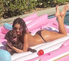 Sarah Hyland : rcelebrity_soles