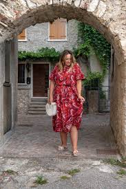 Im roten kleid zur hochzeit? Sheego Fashion Pieces Rote Kleider The Skinny And The Curvy One