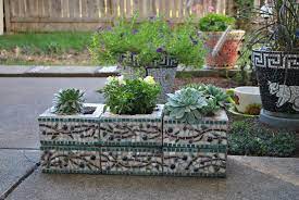 Put your favorite plants on display with a gorgeous cinder block wall garden. Cinder Block Garden Wall Ideas Decoredo