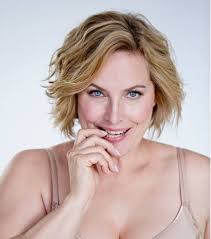 Short dark hair with highlights for women over 40. 50 Latest Hairstyles For Over 40 And Overweight 2021