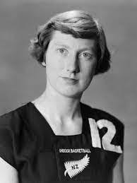 Lakisha Dowell's Instagram, Twitter & Facebook