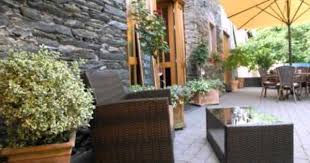 Juffer Flair Gastezimmer Brauneberg Visit Http Germanhotelstv Com Juffer Flair Ga Stezimmer Situated Directly On The Mos Modern Hotel Patio Outdoor Decor