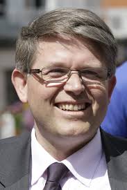 Au Parlement. Rapport Gallois : Patrick Hetzel lance une pétition