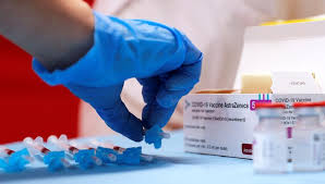Se espera que la agencia europea de medicamentos apruebe el viernes la vacuna astrazeneca para su aplicación en 27 naciones. Deja Vu Con La Vacuna De Astrazeneca En Alemania Dos Nuevos Casos De Trombosis