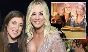 She was raised in reform judaism, and now practices conservative/orthodox judaism. The Big Bang Theory S Mayim Bialik Sends Fans Into Meltdown With Amy And Penny Painting Tv Radio Showbiz Tv Express Co Uk