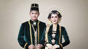 Dilengkapi artikel keislaman, konsultasi agama, kristologi, counter liberalisme, intelligent leaks, ruang khusus muslimah dan remaja 10 Inspirasi Baju Pengantin Adat Nusantara Dengan Balutan Hijab Nggak Kalah Cakep