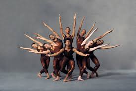 Amazing Group Shot Danse Contemporaine Porte Danse Photos De Danse