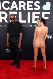 Quem é Bianca Censori, mulher de Kanye West que apareceu nua no Grammy 2025  | Pop & Arte | G1
