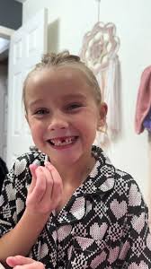 My heart🩷🩷 she was so excited!! Its the little moments for me! #daughters  #family #mom #momsoftiktok #momlife #momtok #moment #blondehair #girlmom  #momof3 #viral #fyp #lifestyle #dayinmylife #youngmom ...