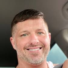 Andy Bishop's Instagram, Twitter & Facebook