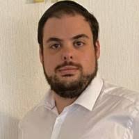 100+ perfiles de «Chriqui»