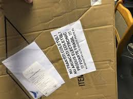 Singura frizerie din bucuresti unde nu exista timp de asteptare. Astazi A Mai Ajuns La Un Colete Stricate De Curieri Facebook