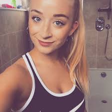 Alice Henderson (@ali_henderson94)