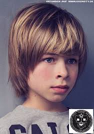 Bob Frisur Kinder Fresh Frisuren Bilder Lassig Langes Haar Mit Schonen In 2020 Lange Haare Jungs Lange Haare Kinderfrisuren