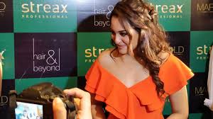 See more ideas about sonakshi sinha, bollywood, actresses. Sonakshi Sinha Speaks To Media The Launch Of Incredible Marigold Collection By Streax Professional Youtube
