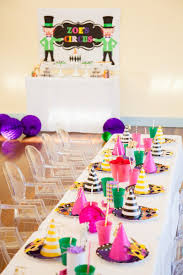 Best Kids Parties Modern Circus Fall Birthday Parties Fall Party Themes Kids Party