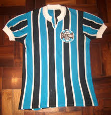 A camisa umbro grêmio retrô 1983 relembra uma das fases mais gloriosas do imortal tricolor. Gremio Home Camisa De Futebol 1977