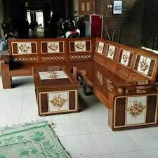 Untuk contoh set kursi tamu berikut ini lebih ditujukan kepada anda yang berusaha membangun kesan santai di ruang tamu dalam rumah anda. Kursi Sofa Sudut Jati Minimalis Shopee Indonesia
