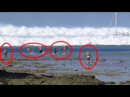 Top 3 Tsunami Caught On Camera Biggest Tsunami In The World Youtube Tsunami Waves Tsunami Scary Photos