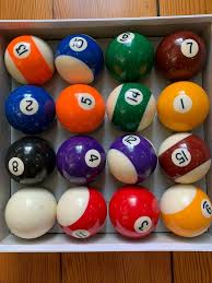 Vintage Earl Strickland Crest Professional Pool Ball Billiard Set With Box Crest In 2020 Pool Ball Billiards Billiard Balls