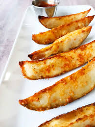 Preheat oven to 425°f and prepare a baking sheet. Garlic Parmesan Baked Potato Wedges The Skinny Fork