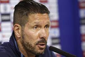 El cholo simeone recoge en una persona lo que es el sentimiento del atlético de madrid. El Cholo Simeone Recibe Los Primeros Pitos En El Vicente Calderon Ecodiario Es