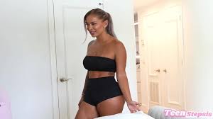 Hot Aussie StepSister Hayley Davies Fucks Big Dick StepBro Johnny Love -  XNXX.COM