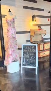 SOOOO many prom shoppers! 💚 , #prom #shoplocal #supportsmallbusiness  #shopsmall #fashion #style #boutiqueshopping #saturday #promdresses