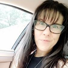 Melissa Sauer's Instagram, Twitter & Facebook