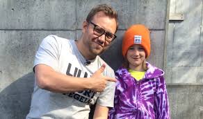 Последние твиты от svt sport (@svtsport). Svt Sport Ar Twitter Tv Programledare Niklas Blir Utmanar Av Ville I Parkour Lilladuellen Kl 9 10 I Barnkanalen Lillasportspegeln