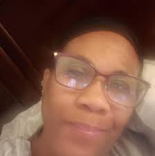 She's left several men at the altar... but will he break the streak? Julia  Roberts and Richard Gere star in Runaway Bride. Now