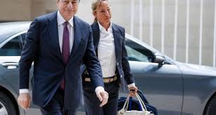 Mario draghi al meeting di rimini: Draghi Stimulus Hints Send European Stocks Higher