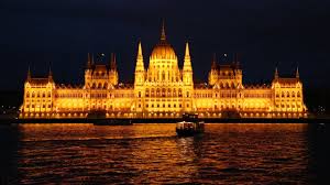 In a prime budapest location, our hotel parlament has been welcoming its guests since 2006 join us in our hotel parlament and make yourself comfortable after a long day exploring the city. Budapest By Night Buda Castle Parliament Chain Bridge Youtube